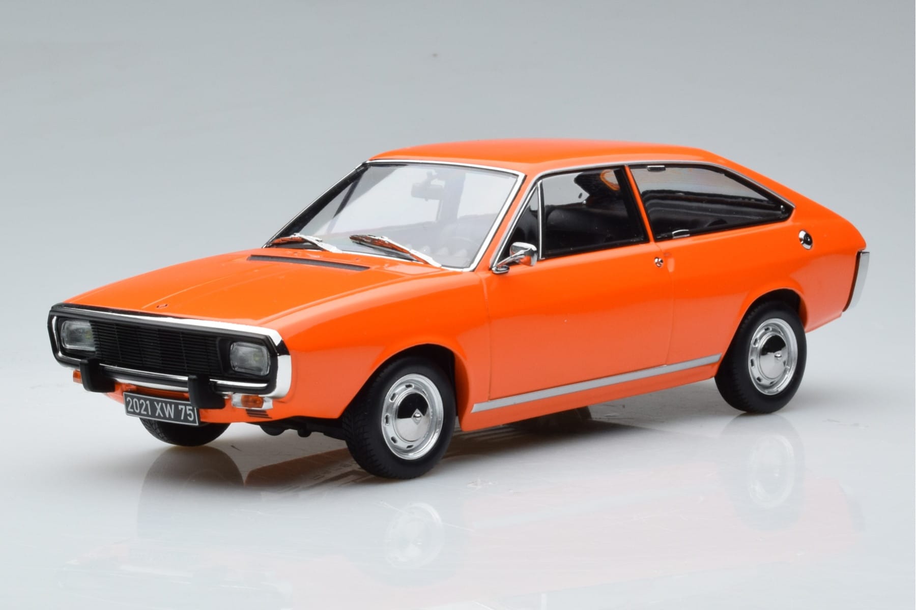 Renault 15 TL Oranžen Norev 1:18 185350 Kovina