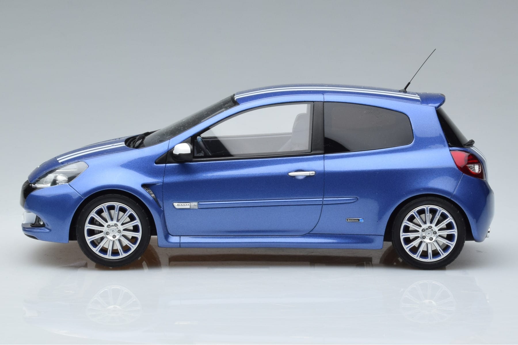 Renault Clio RS Mk3 Gordini Moder Otto 1:18 OT972 Smola – slika 3 od 6
