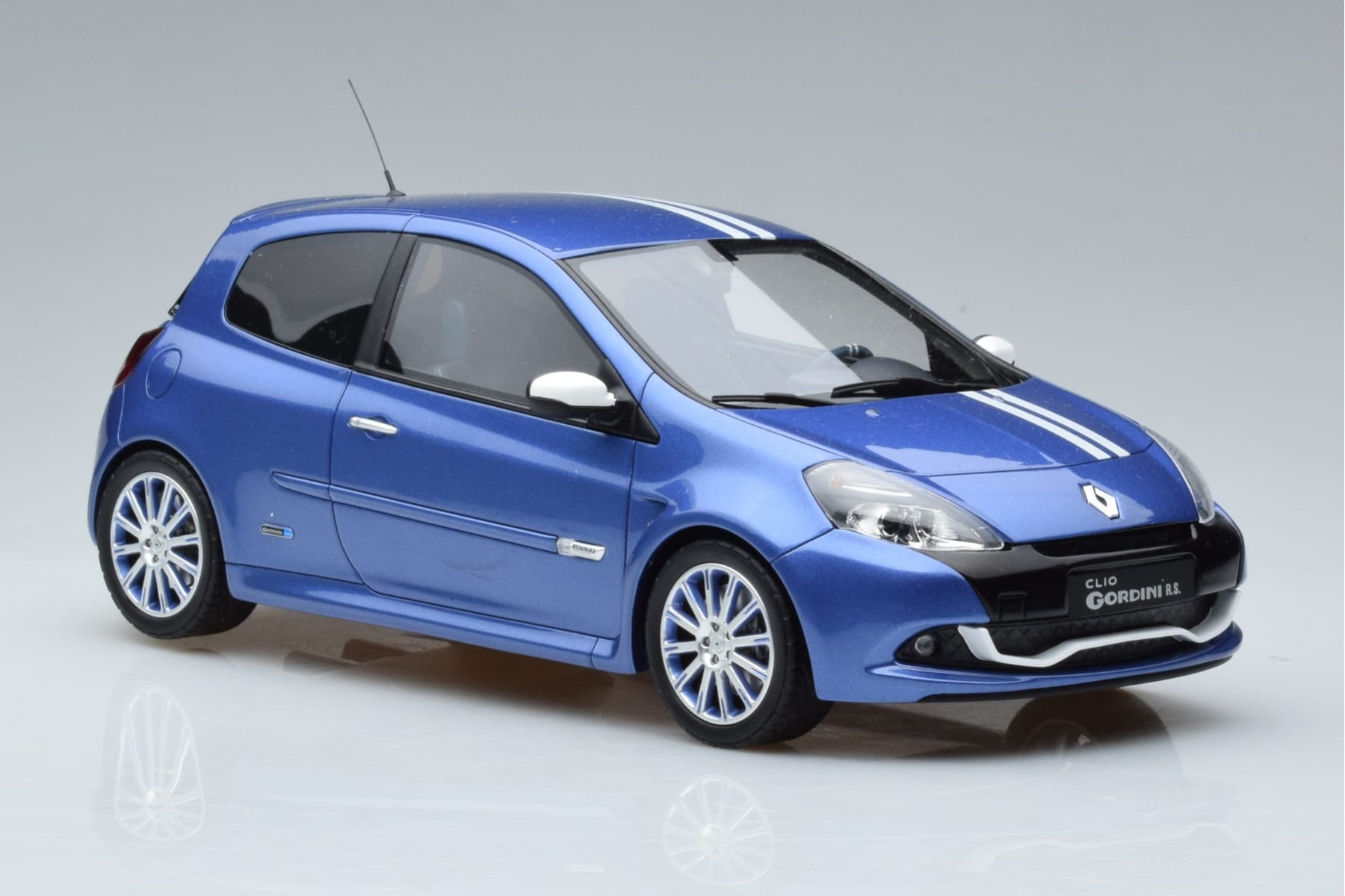 Renault Clio RS Mk3 Gordini Moder Otto 1:18 OT972 Smola – slika 4 od 6