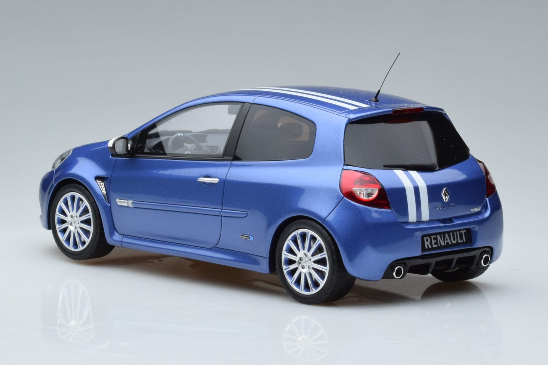 Renault Clio RS Mk3 Gordini Moder Otto 1:18 OT972 Smola – slika 5 od 6