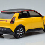 Renault E-Tech Electric Prototype Rumen Otto 1:18 - image 2 of 6