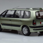 Renault Espace 3 Zelen Otto 1:18 - image 5 of 6