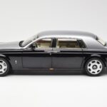 Rolls-Royce Phantom VII EWB Črn in Srebrn Kyosho 1:18 - image 4 of 8
