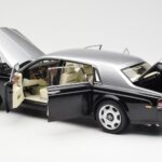 Rolls-Royce Phantom VII EWB Črn in Srebrn Kyosho 1:18 - image 5 of 8