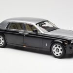 Rolls-Royce Phantom VII EWB Črn in Srebrn Kyosho 1:18 - image 6 of 8
