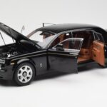 Rolls-Royce Phantom VII EWB Diamond Črn Kyosho 1:18 - image 2 of 8