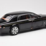 Rolls-Royce Phantom VII EWB Diamond Črn Kyosho 1:18 - image 3 of 8