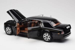 Rolls-Royce Phantom VII EWB Diamond Črn Kyosho 1:18 08841DBK2 Kovina – slika 5 od 8