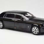 Rolls-Royce Phantom VII EWB Diamond Črn Kyosho 1:18 - image 6 of 8