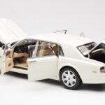 Rolls-Royce Phantom VII EWB English Bel Kyosho 1:18 - image 5 of 8