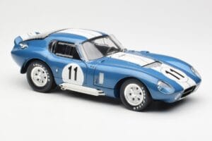 Shelby Daytona Cobra Coupe #11 S. Thompson 24 Hours of Le Mans 1965 CMR 1:18 CMR114 Kovina – slika 6 od 8