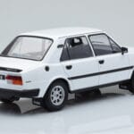Skoda 130 L Bela IXO 1:18 - image 2 of 6