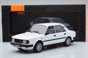 Skoda 130 L Bela IXO 1:18 18CMC158 Kovina – slika 6 od 6