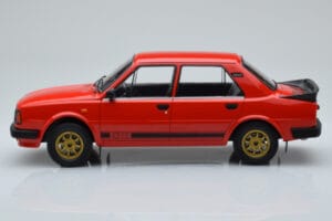 Skoda 130 LR Rdeča IXO 1:18 18CMC159 Kovina – slika 3 od 6