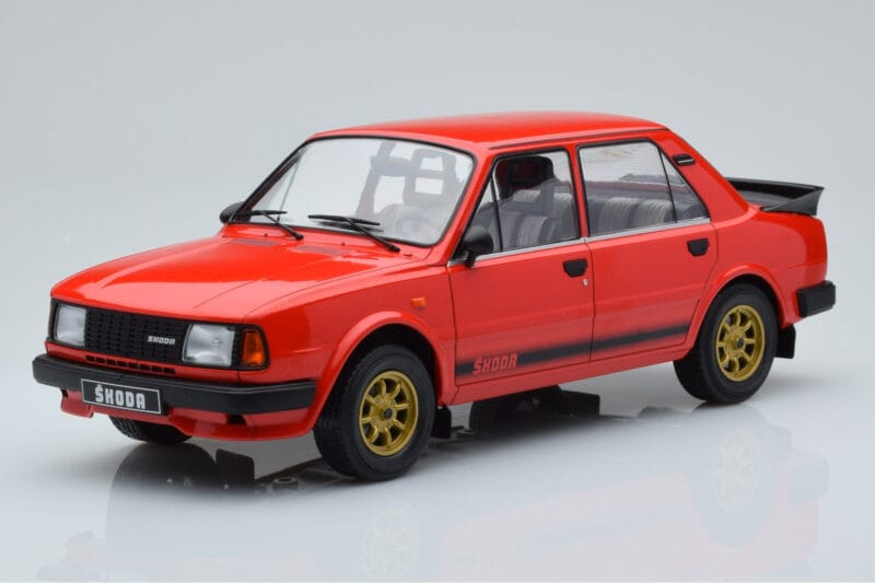 Skoda 130 LR Rdeča IXO 1:18