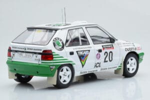 Skoda Felicia #20 S. Blomqvist / B. Cederberg Rally RAC Lombard 1995 IXO 1:18 18RMC147 Kovina – slika 2 od 6