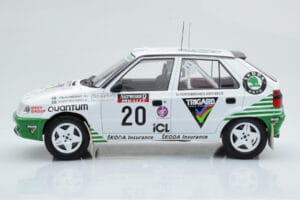Skoda Felicia #20 S. Blomqvist / B. Cederberg Rally RAC Lombard 1995 IXO 1:18 18RMC147 Kovina – slika 3 od 6