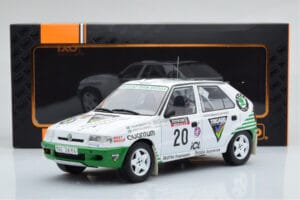 Skoda Felicia #20 S. Blomqvist / B. Cederberg Rally RAC Lombard 1995 IXO 1:18 18RMC147 Kovina – slika 6 od 6