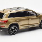 Skoda Kodiaq Zlata FAW 1:18 - image 3 of 8