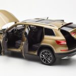 Skoda Kodiaq Zlata FAW 1:18 - image 5 of 8