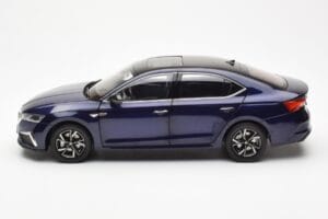 Skoda Octavia Pro Modra FAW 1:18 ZMR000006BLA Kovina – slika 4 od 8