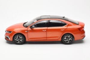 Skoda Octavia Pro Oranžna FAW 1:18 ZMR000006ORA Kovina – slika 4 od 8