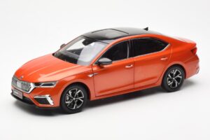 Skoda Octavia Pro Oranžna FAW 1:18