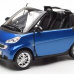 Smart Fortwo 451 Cabrio Modra & Črna Minichamps 1:18 - image 2 of 8