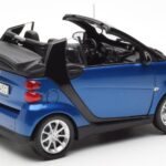 Smart Fortwo 451 Cabrio Modra & Črna Minichamps 1:18 - image 3 of 8