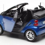 Smart Fortwo 451 Cabrio Modra & Črna Minichamps 1:18 - image 5 of 8