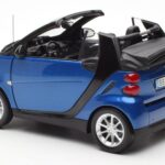 Smart Fortwo 451 Cabrio Modra & Črna Minichamps 1:18 - image 7 of 8
