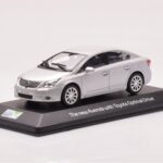 Toyota Avensis T270 Srebrna Minichamps 1:43 - image 2 of 4