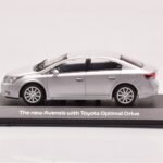 Toyota Avensis T270 Srebrna Minichamps 1:43