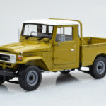 Toyota Land Cruiser 40 4x4 Pickup Oljčna Kyosho 1:18