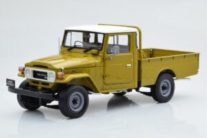 Toyota Land Cruiser 40 4x4 Pickup Oljčna Kyosho 1:18