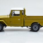 Toyota Land Cruiser 40 4x4 Pickup Oljčna Kyosho 1:18 - image 5 of 8