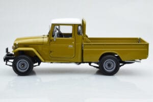 Toyota Land Cruiser 40 4x4 Pickup Oljčna Kyosho 1:18 08958K Kovina – slika 5 od 8