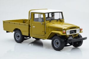 Toyota Land Cruiser 40 4x4 Pickup Oljčna Kyosho 1:18 08958K Kovina – slika 6 od 8