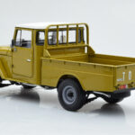 Toyota Land Cruiser 40 4x4 Pickup Oljčna Kyosho 1:18 - image 7 of 8