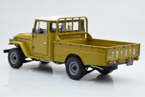 Toyota Land Cruiser 40 4x4 Pickup Oljčna Kyosho 1:18 08958K Kovina – slika 7 od 8