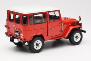 Toyota Land Cruiser FJ40 Van Rdeč Kyosho 1:18 08971R Kovina – slika 3 od 8