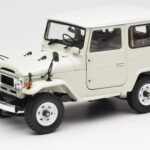 Toyota Land Cruiser FJ40 Van Bel Kyosho 1:18