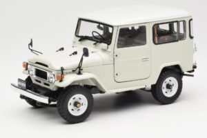 Toyota Land Cruiser FJ40 Van Bel Kyosho 1:18