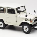 Toyota Land Cruiser FJ40 Van Bel Kyosho 1:18 - image 6 of 8