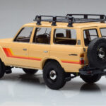Toyota Land Cruiser 60 Bež Z Opcijskimi Deli Kyosho 1:18 - image 6 of 12