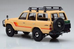 Toyota Land Cruiser 60 Bež Z Opcijskimi Deli Kyosho 1:18 08956XBE Kovina – slika 6 od 12
