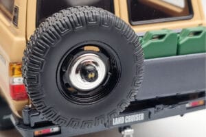 Toyota Land Cruiser 60 Bež Z Opcijskimi Deli Kyosho 1:18 08956XBE Kovina – slika 7 od 12