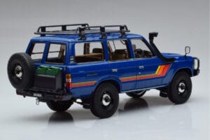 Toyota Land Cruiser 60 Moder Z Opcijskimi Deli Kyosho 1:18 08956XBL Kovina – slika 3 od 11