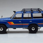 Toyota Land Cruiser 60 Moder Z Opcijskimi Deli Kyosho 1:18 - image 4 of 11