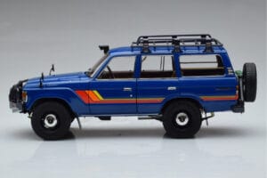 Toyota Land Cruiser 60 Moder Z Opcijskimi Deli Kyosho 1:18 08956XBL Kovina – slika 4 od 11